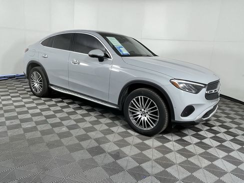 Used 2025 Mercedes-Benz GLC 300 4MATIC image 6
