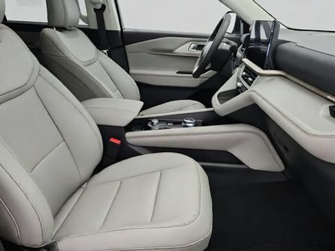 New 2026 Ford Explorer Active w/ Active Comfort Package AWD/4WD image 26