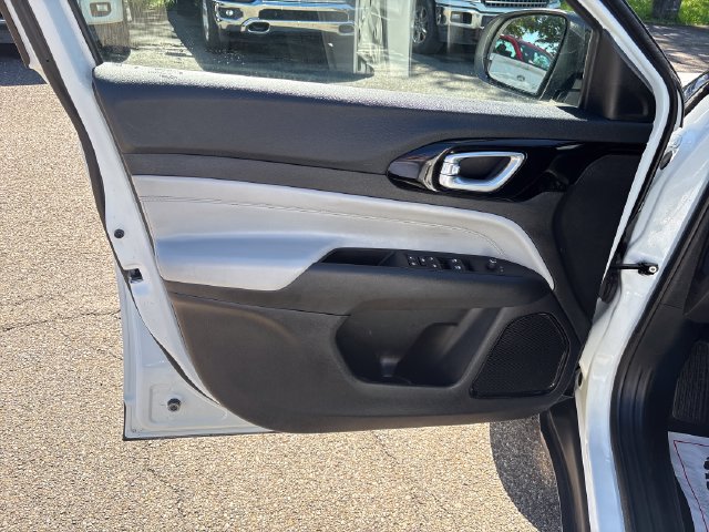 Used 2025 Jeep Compass Limited AWD/4WD image 7