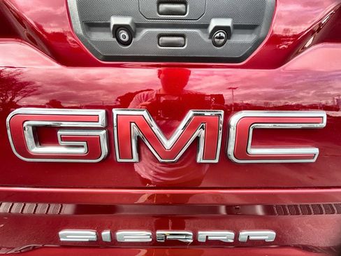 Used 2022 GMC Sierra 1500 SLT w/ SLT Convenience Package image 32