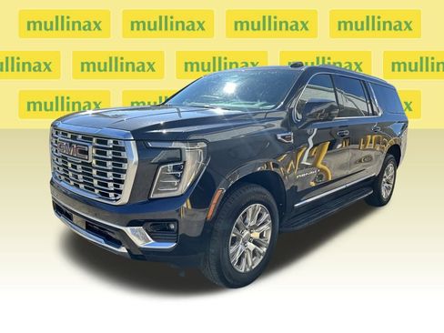 Used 2025 GMC Yukon XL Denali image 6