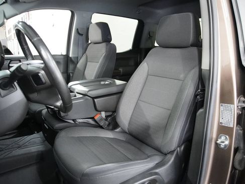 Used 2019 Chevrolet Silverado 1500 LT Trail Boss w/ Convenience Package AWD/4WD image 11