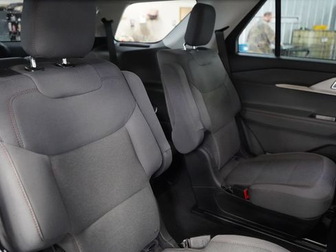 New 2026 Ford Explorer Active RWD image 25