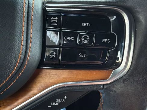 Used 2022 Jeep Grand Wagoneer Series III image 33