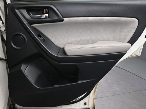 Used 2017 Subaru Forester 2.5i Limited image 14