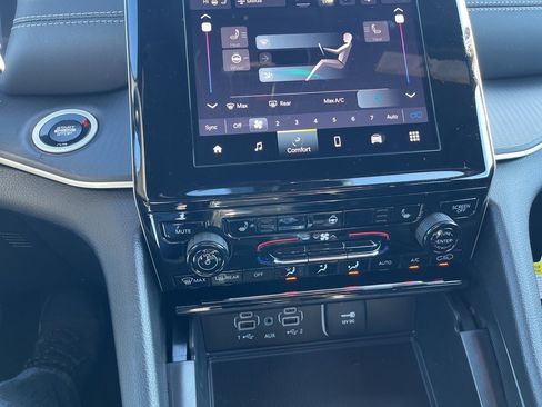 New 2025 Jeep Grand Cherokee Altitude image 23