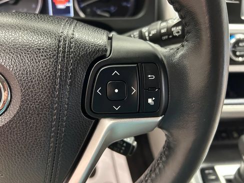 Used 2015 Toyota Highlander XLE AWD/4WD image 13