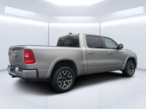Used 2025 RAM 1500 Laramie AWD/4WD image 3
