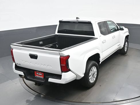 Used 2025 Toyota Tacoma SR5 AWD/4WD image 38