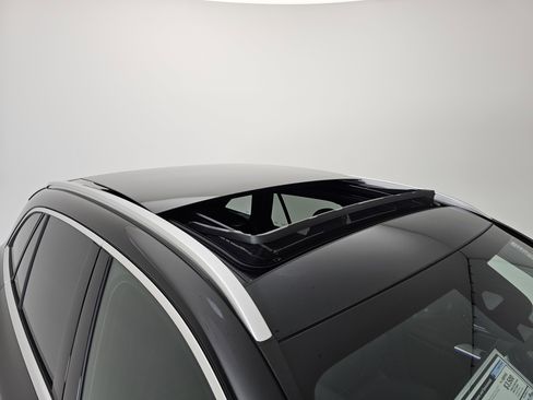 New 2026 Mercedes-Benz GLC 300 4MATIC image 47