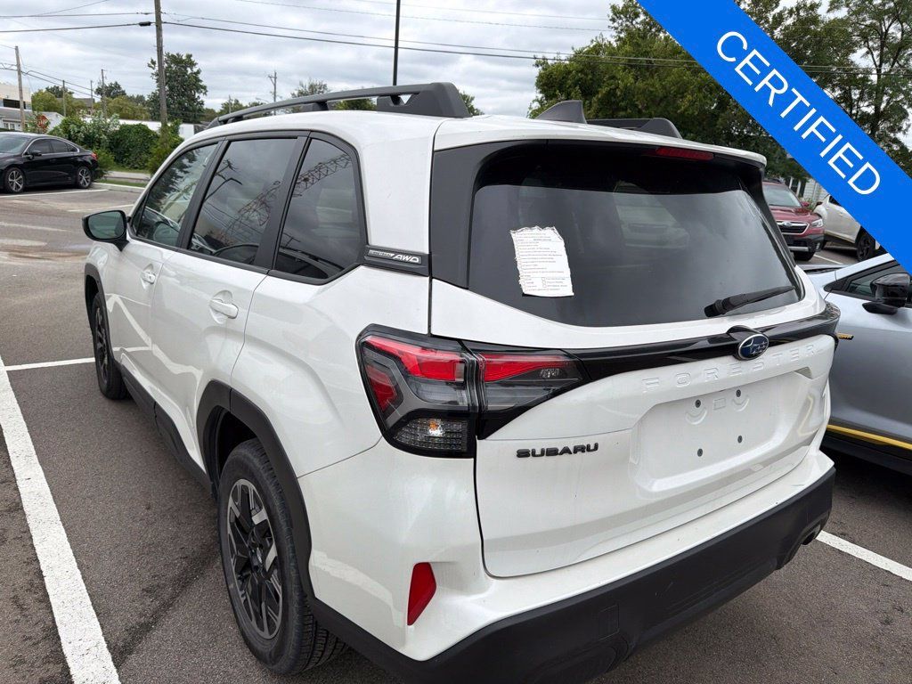 Used 2025 Subaru Forester Premium AWD/4WD image 5