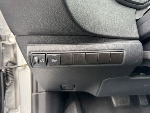 Certified 2024 Toyota Corolla SE image 23