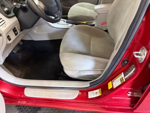 Used 2012 Toyota Corolla LE FWD image 14