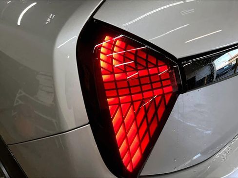 Used 2025 MINI Cooper 2-Door Hardtop image 31