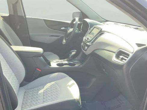 Used 2022 Chevrolet Equinox LS FWD image 11