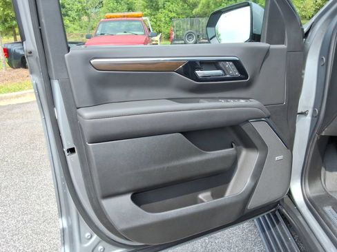 Certified 2026 Chevrolet Suburban High Country AWD/4WD image 23