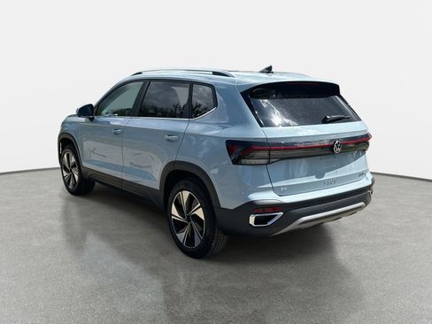 New 2025 Volkswagen Taos SE image 8