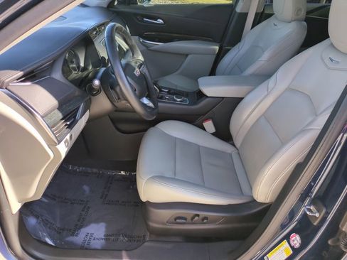 Used 2020 Cadillac XT4 Premium Luxury w/ Cold Weather Package FWD image 17
