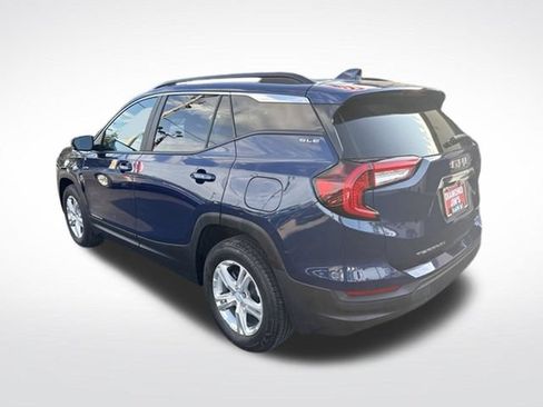 Used 2022 GMC Terrain SLE w/ Driver Convenience Package AWD/4WD image 5