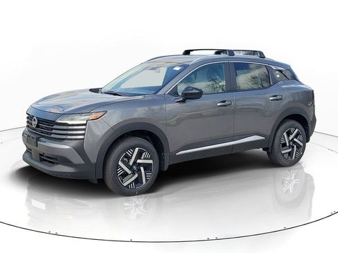 New 2026 Nissan Kicks SV w/ Charging Package FWD image 2