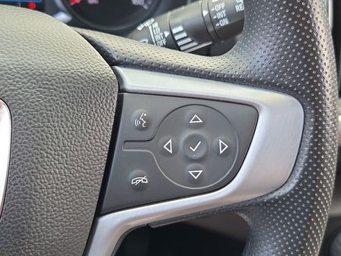 Used 2023 GMC Terrain SLE image 28