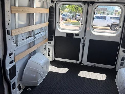 Used 2025 RAM ProMaster 2500 w/ U-Haul Equipment Group FWD image 28