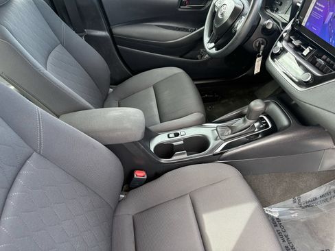 Used 2025 Toyota Corolla LE FWD image 16