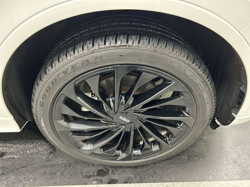 Used 2022 Lincoln Aviator Reserve w/ Equipment Group 201A AWD/4WD image 8