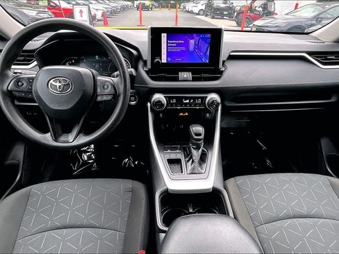 Used 2024 Toyota RAV4 XLE FWD image 14