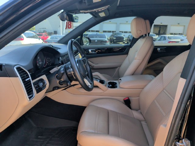 Used 2021 Porsche Cayenne AWD/4WD image 13