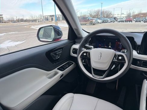 New 2026 Lincoln Aviator AWD image 18