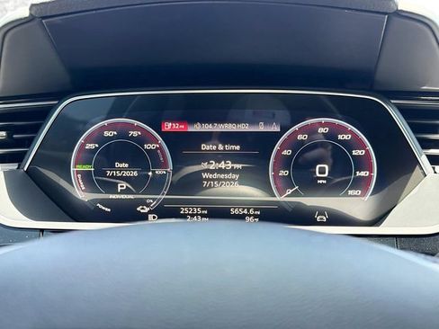 Used 2022 Audi e-tron S Premium Plus AWD/4WD image 39
