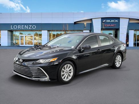 Used 2021 Toyota Camry LE FWD image 1