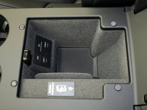 New 2026 Porsche Macan image 29