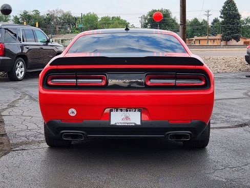 Used 2016 Dodge Challenger R/T Scat Pack RWD image 8