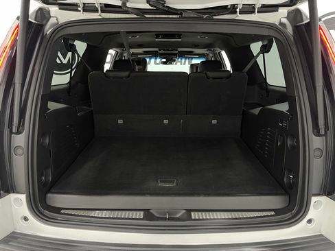 Used 2018 Cadillac Escalade ESV Platinum AWD/4WD image 26