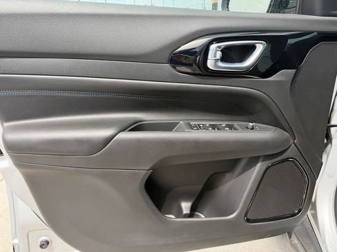 New 2026 Jeep Compass Latitude AWD/4WD image 12