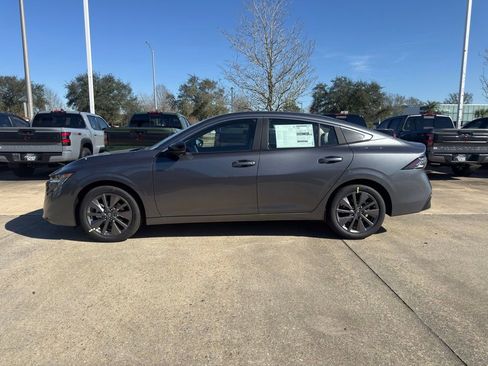 New 2026 Nissan Sentra SL w/ Floor Mat Package FWD image 2