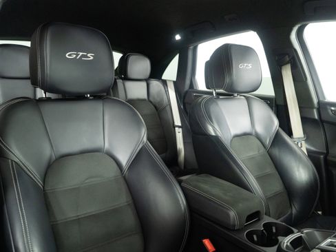 Used 2023 Porsche Macan GTS w/ GTS Sport Package image 30