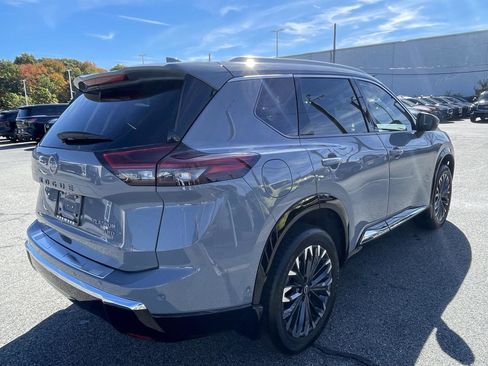 Used 2024 Nissan Rogue Platinum image 7