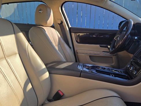 Used 2013 Jaguar XJ L Portfolio image 16