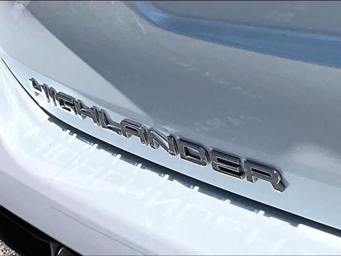 Used 2022 Toyota Highlander Limited AWD/4WD image 10
