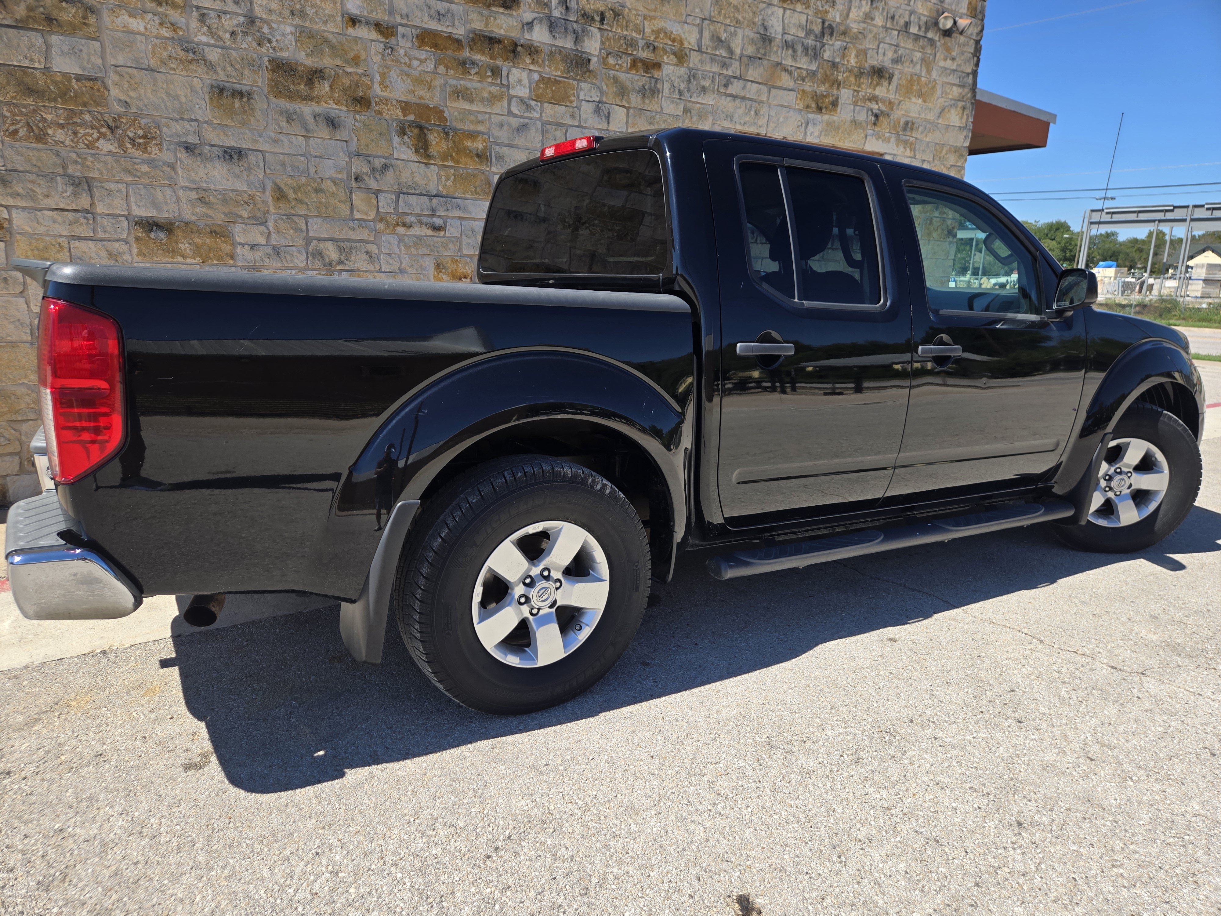Used 2013 Nissan Frontier SV w/ SV Value Truck Pkg RWD image 20