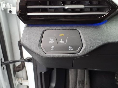 Used 2021 Volkswagen ID.4 Pro S image 16