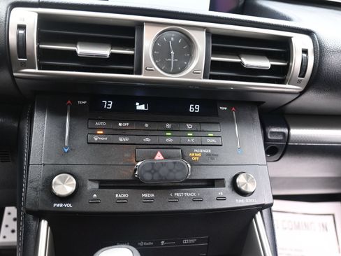 Used 2016 Lexus IS 200t RWD image 32