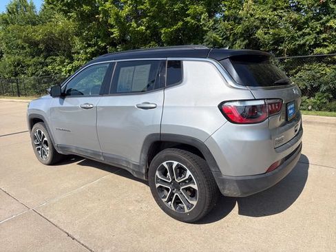 Used 2024 Jeep Compass Limited AWD/4WD image 3