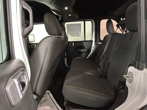 Used 2024 Jeep Wrangler Unlimited AWD/4WD image 31