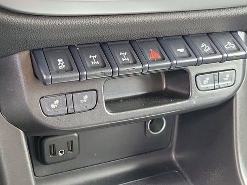 Certified 2020 Chevrolet Colorado ZR2 w/ Colorado ZR2 Bison Edition image 31