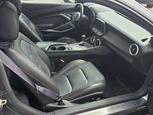 Used 2017 Chevrolet Camaro LT RWD image 6