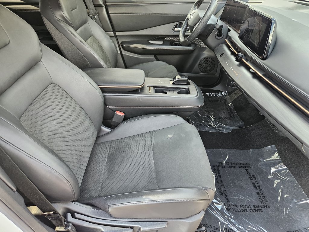 Used 2024 Nissan Ariya AWD image 15